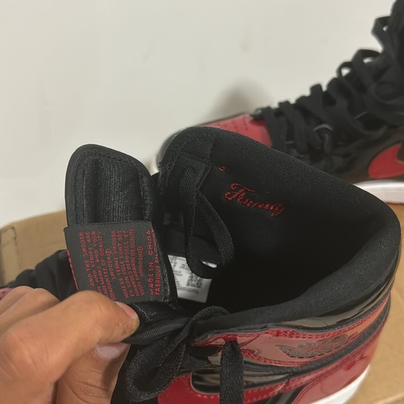Nike Air Jordan 1 retro High OG patent Bred size 10 - Picture 3 of 5
